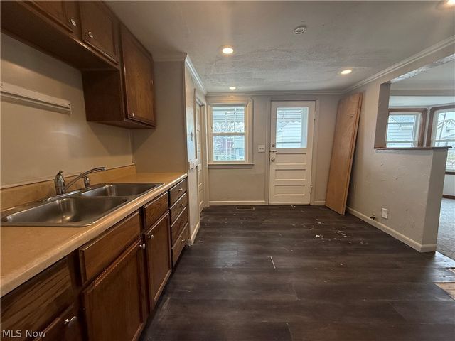 6715 Theota Avenue DOWN, Parma, OH 44129