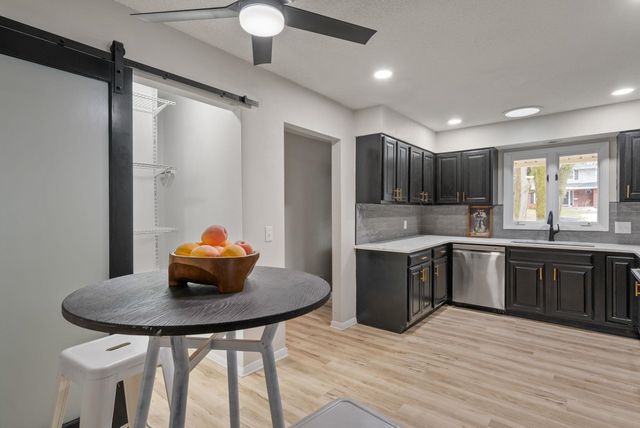 3816 Woodland Court, Davenport, IA 52807