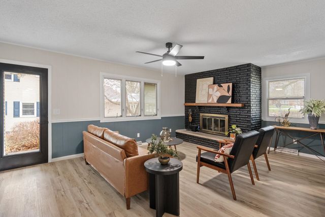 3816 Woodland Court, Davenport, IA 52807