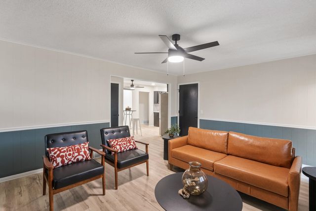 3816 Woodland Court, Davenport, IA 52807