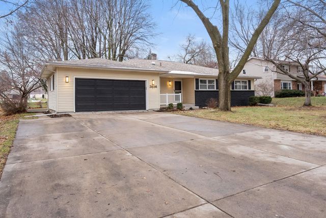 3816 Woodland Court, Davenport, IA 52807