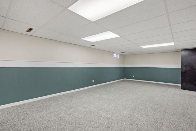 3816 Woodland Court, Davenport, IA 52807