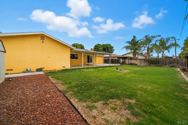 680 E Spruce Avenue, Lemoore, CA 93245