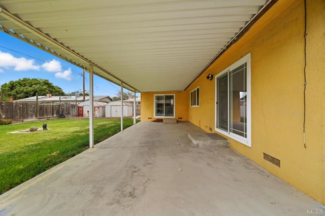 680 E Spruce Avenue, Lemoore, CA 93245