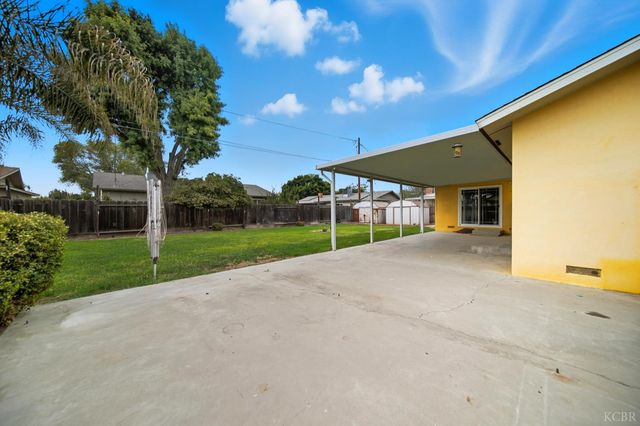 680 E Spruce Avenue, Lemoore, CA 93245