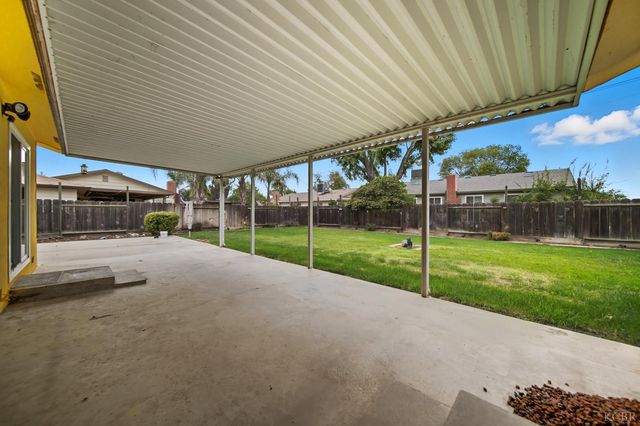 680 E Spruce Avenue, Lemoore, CA 93245