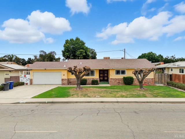 680 E Spruce Avenue, Lemoore, CA 93245