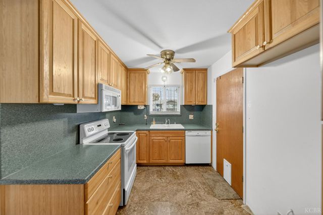 680 E Spruce Avenue, Lemoore, CA 93245