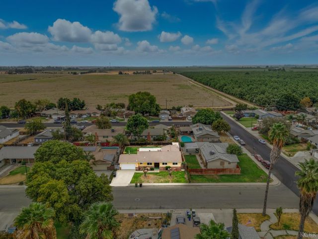 680 E Spruce Avenue, Lemoore, CA 93245
