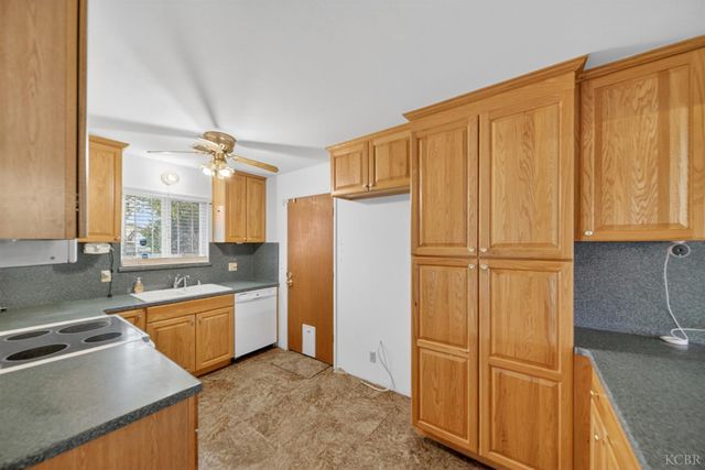 680 E Spruce Avenue, Lemoore, CA 93245