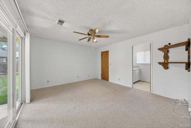 680 E Spruce Avenue, Lemoore, CA 93245