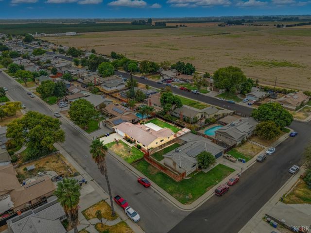 680 E Spruce Avenue, Lemoore, CA 93245