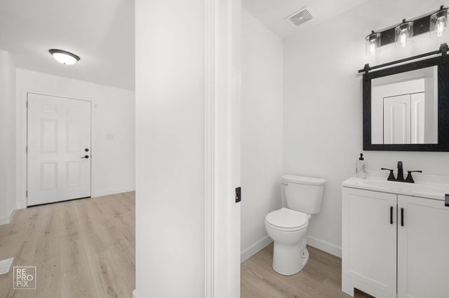 5300 Lindenwood Circle, Plainfield, IL 60586