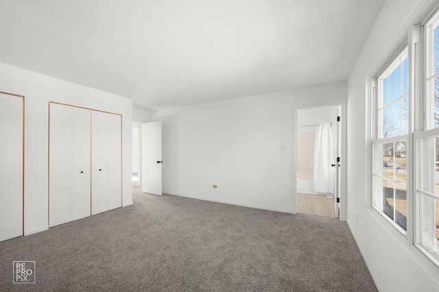 5300 Lindenwood Circle, Plainfield, IL 60586