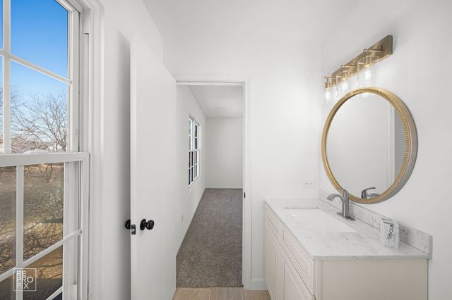 5300 Lindenwood Circle, Plainfield, IL 60586