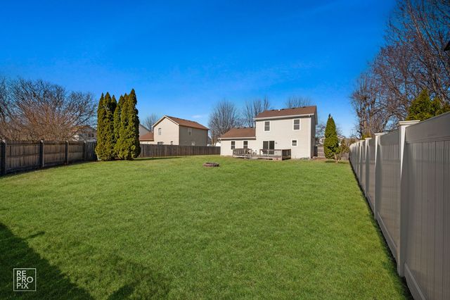 5300 Lindenwood Circle, Plainfield, IL 60586