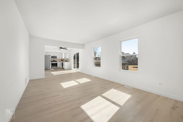 5300 Lindenwood Circle, Plainfield, IL 60586