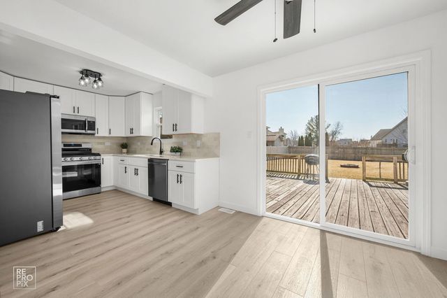 5300 Lindenwood Circle, Plainfield, IL 60586