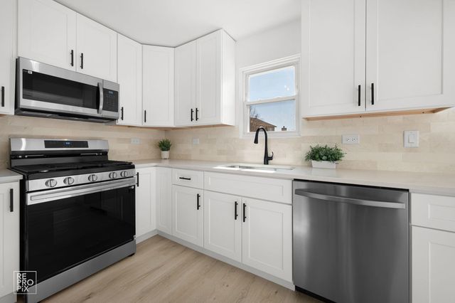 5300 Lindenwood Circle, Plainfield, IL 60586