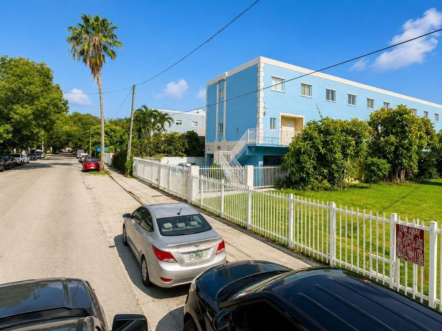 829 SW 2nd Street, Miami, FL 33130