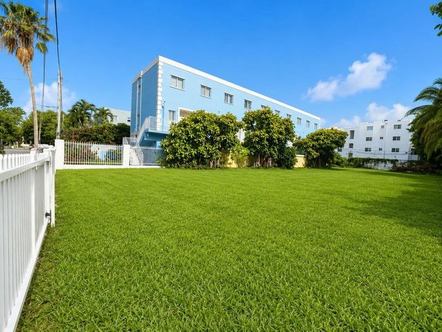 829 SW 2nd Street, Miami, FL 33130