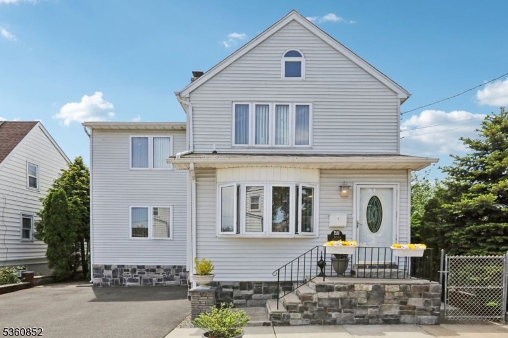 300 Wilson Ave, Lyndhurst Twp., NJ 07071