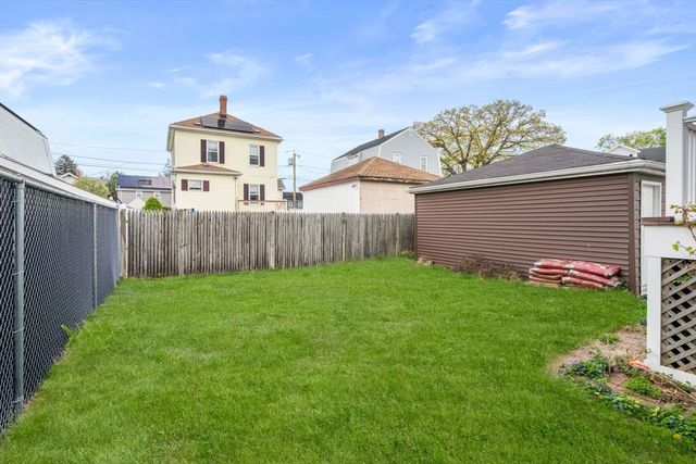 22 Davis St, Malden, MA 02148