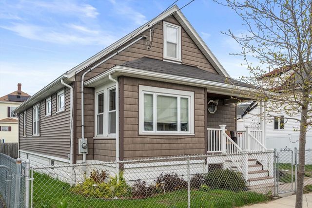 22 Davis St, Malden, MA 02148