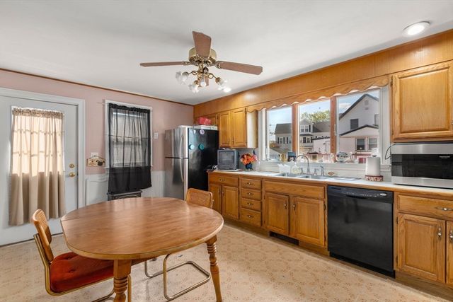 22 Davis St, Malden, MA 02148