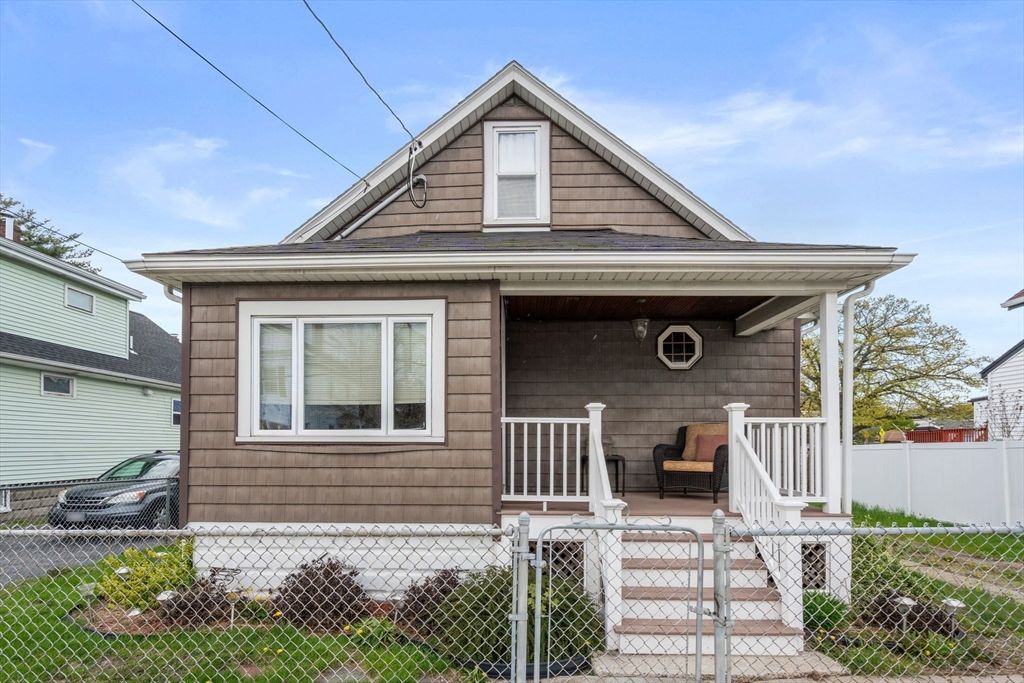 22 Davis St, Malden, MA 02148