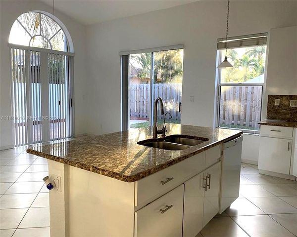 9842 NW 29th St, Doral, FL 33172