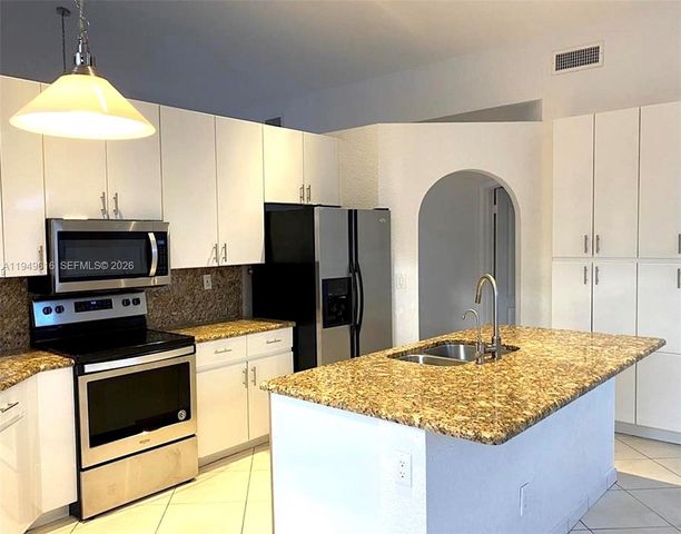 9842 NW 29th St, Doral, FL 33172