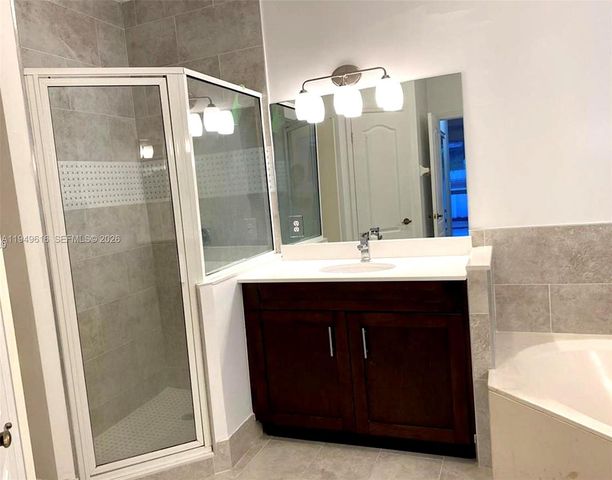 9842 NW 29th St, Doral, FL 33172