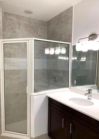 9842 NW 29th St, Doral, FL 33172