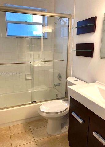 9842 NW 29th St, Doral, FL 33172