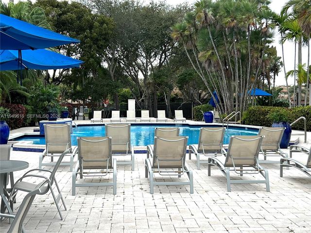 9842 NW 29th St, Doral, FL 33172