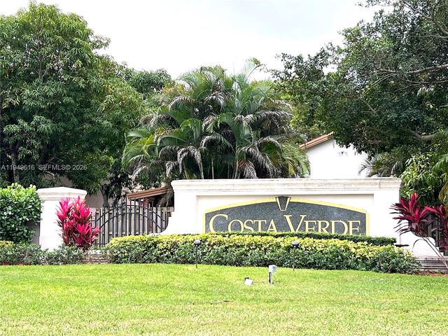 9842 NW 29th St, Doral, FL 33172