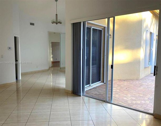 9842 NW 29th St, Doral, FL 33172