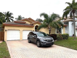 9842 NW 29th St, Doral, FL 33172