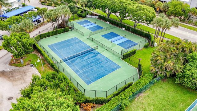 1013 BAY COLONY Drive S, Juno Beach, FL 33408