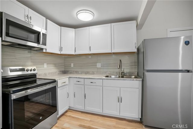 21801 Roscoe Boulevard 206, Canoga Park, CA 91304