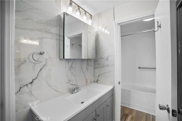 21801 Roscoe Boulevard 206, Canoga Park, CA 91304