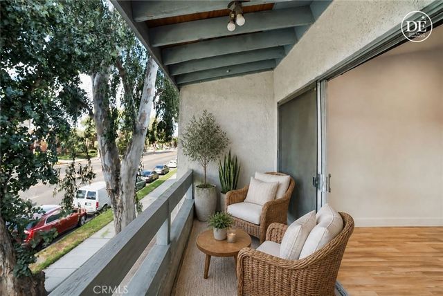 21801 Roscoe Boulevard 206, Canoga Park, CA 91304