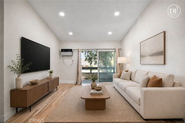 21801 Roscoe Boulevard 206, Canoga Park, CA 91304