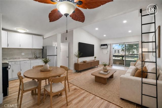 21801 Roscoe Boulevard 206, Canoga Park, CA 91304