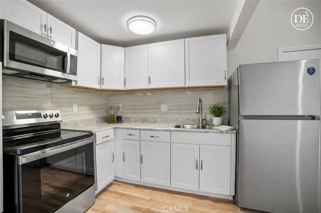 21801 Roscoe Boulevard 206, Canoga Park, CA 91304