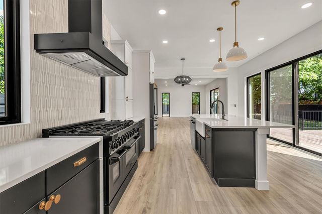6905 Daugherty ST, Austin, TX 78757