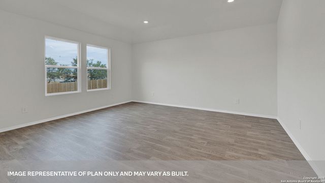 335 BOATMAN COVE, Seguin, TX 78155