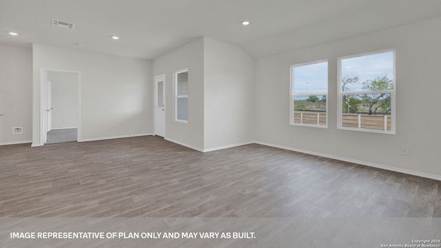 335 BOATMAN COVE, Seguin, TX 78155