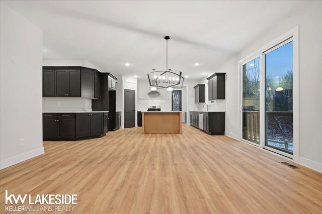 45155 Twin River Drive, Macomb Twp, MI 48044